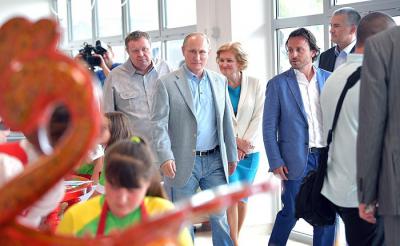 Вчера президент России Владимир Путин с рабочей поездкой побывал на Крымском полуострове.